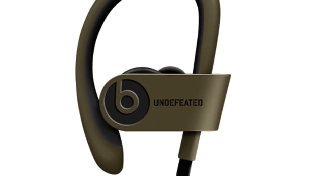 Australien Alcatraz Island Græder Undefeated wraps their latest Beats by Dre collab in tiger camo - Acquire