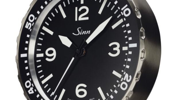 Sinn Analog Radio-controlled clock
