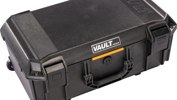 Pelican Vault V525 Rolling Case