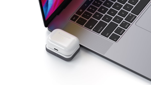 usb-c-wireless-charging-dock-for-apple-airpods-usb-c-satechi-733737
