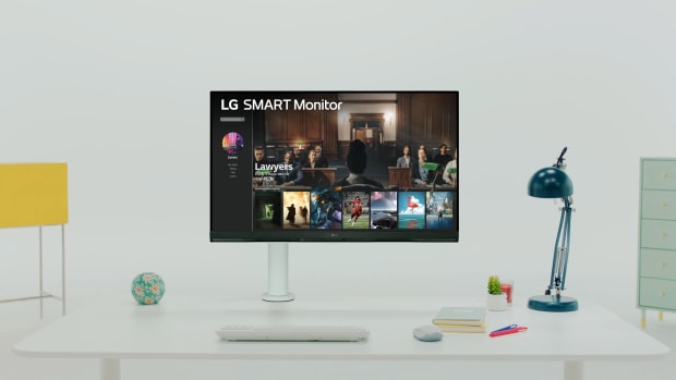LG-SMART-Monitor_lifestyle-32SQ780S_05