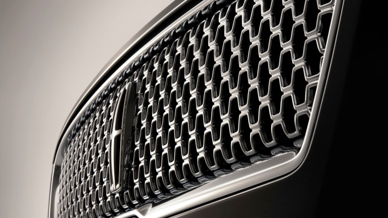 Lincoln refreshes the MKZ and gives it a major boost in horsepower