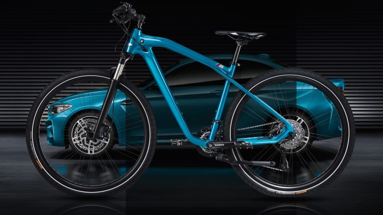BMW commemorates the launch of the M2 with a matching limited edition bicycle