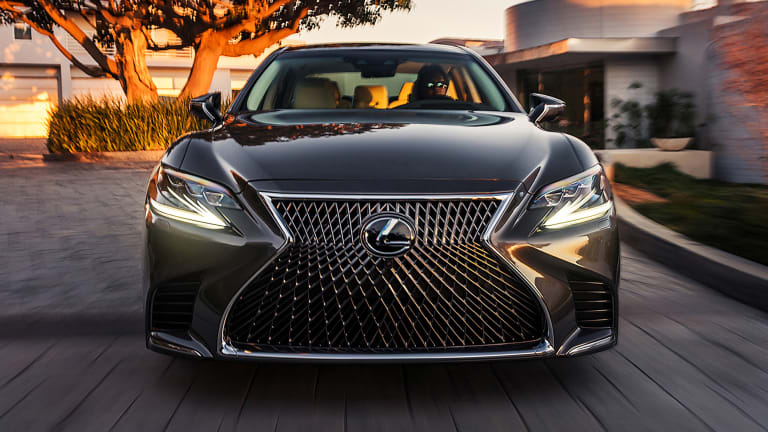 Lexus unveils the 2018 LS 500