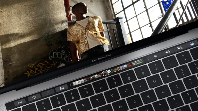 Apple announces its next-gen MacBooks with Touch Bar and Touch ID