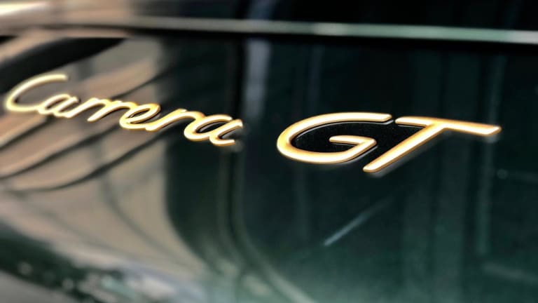 Porsche reveals a very special "recommissioned" Carrera GT