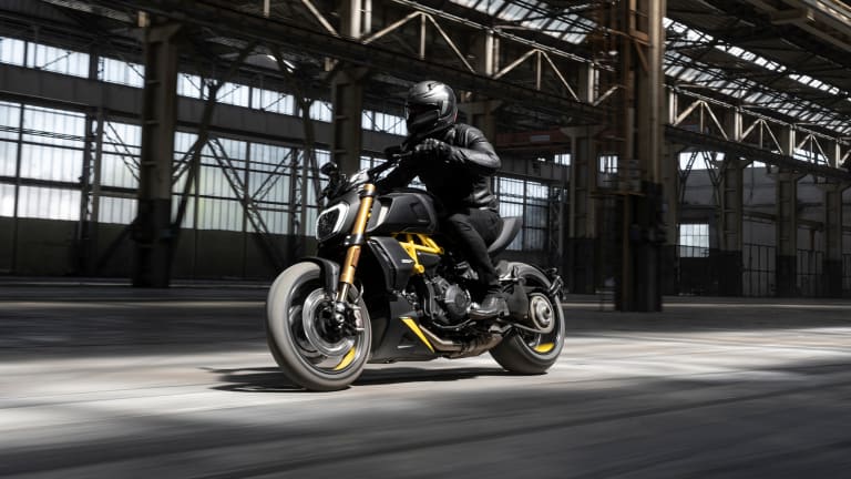Ducati introduces its Diavel 1260 S "Black and Steel"