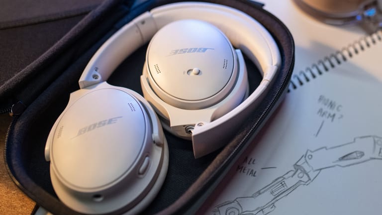 Bose brings back the noise-cancelling headphone that started it all