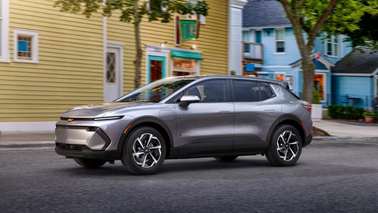 Chevy unveils the $30,000 Equinox EV