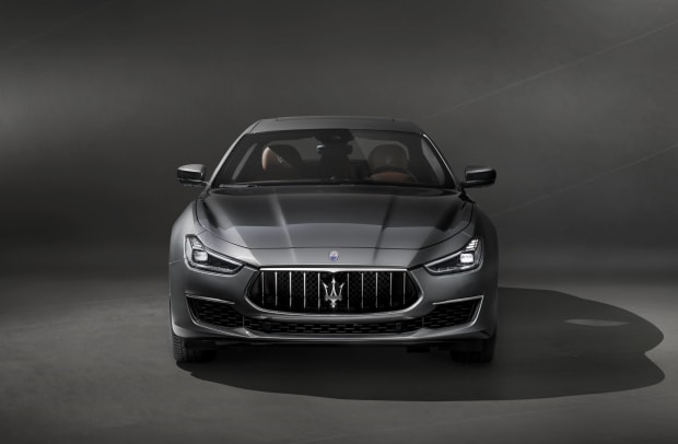 13240-MaseratisvelaleprimeimmaginidellanuovaGhibliGranLusso