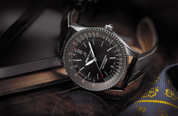 Navitimer_1_Automatic_38_with_black_dial_and_black_alligator_leather_strap_KOPIE