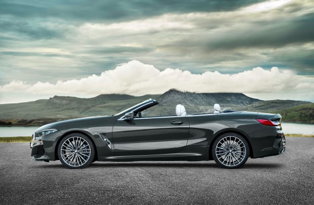 P90327643_highRes_the-new-bmw-8-series