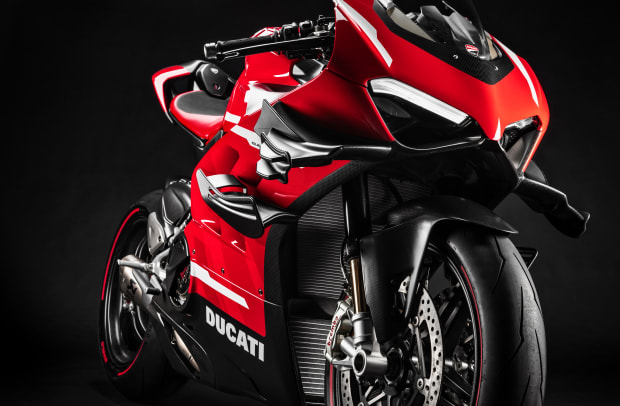 05_Ducati Superleggera V5_UC145958_Mid