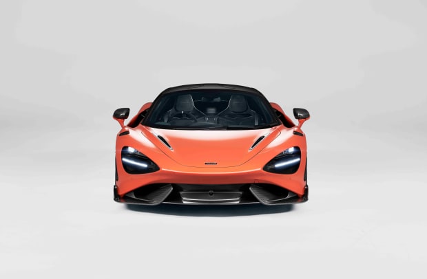 11843-McLaren-765LT