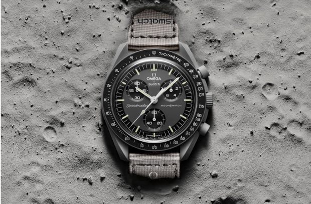 02-OMEGA-SWATCH-MOONWATCH