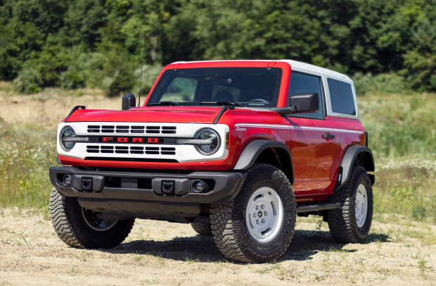 2023 Bronco Heritage Edition_Race Red_01