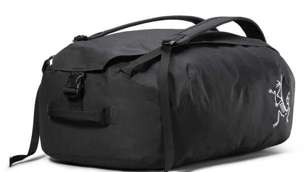 商品画像：Omar Afridi ARC'TERYX Carrier Duffel 35l - メルカリ 1