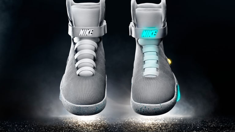 Nike air discount mag 2015