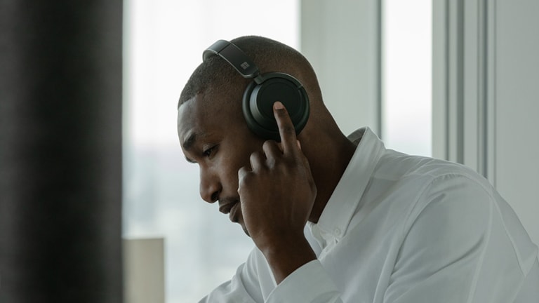 Microsoft surface 2025 earbuds 2