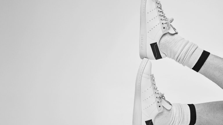 Stan smith women on feet on sale