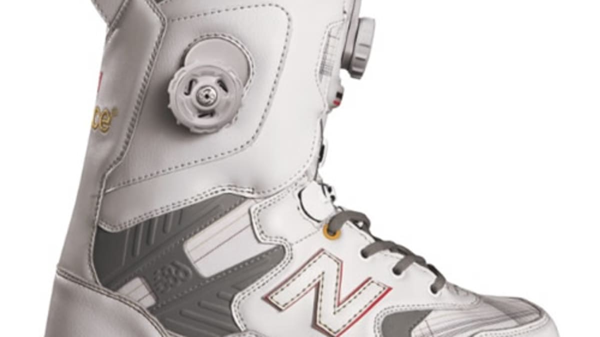 New balance 686 best sale snowboard boots