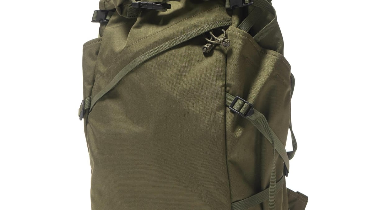 Porter s Paramount Packer line infuses their bag with GORE Fabric to fight the elements Acquire