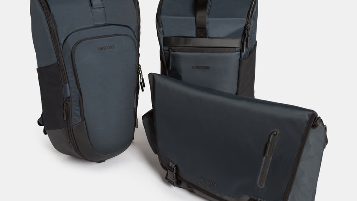 Incase sport field messenger bag 2025