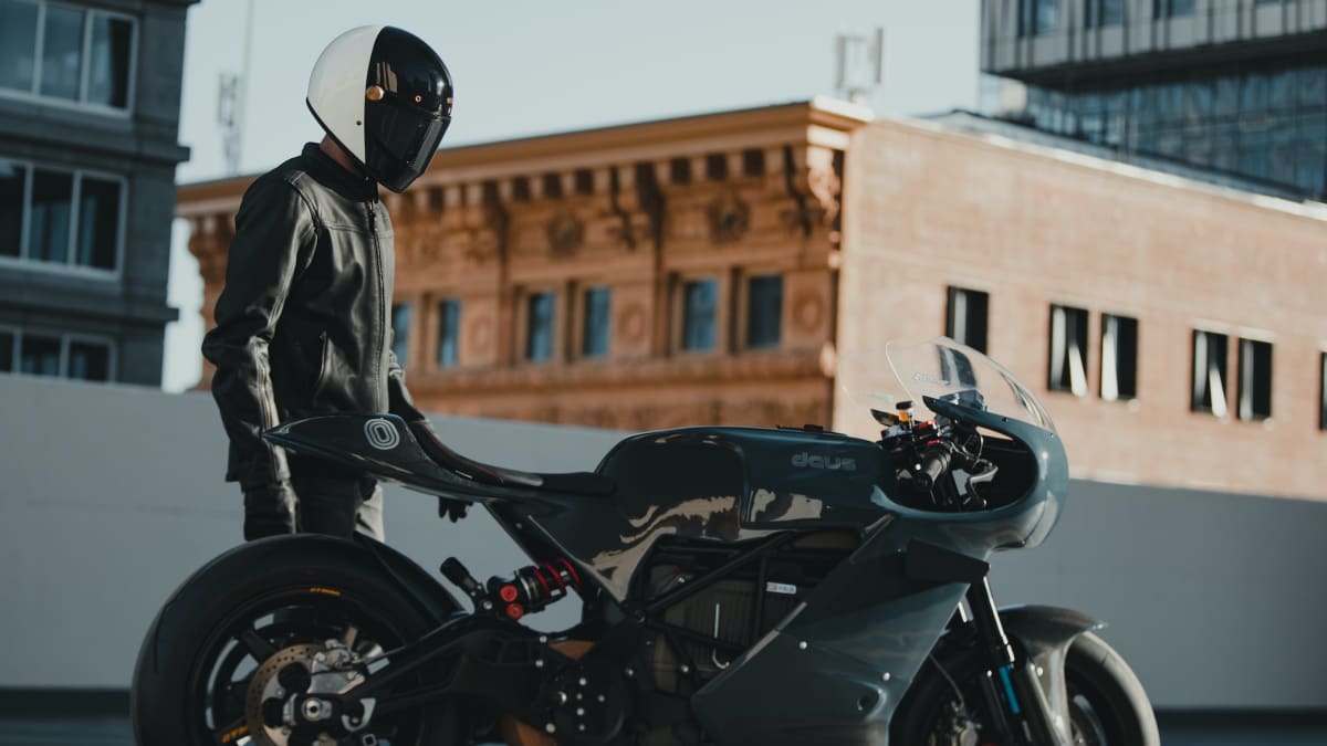 Deus online electric motorcycle