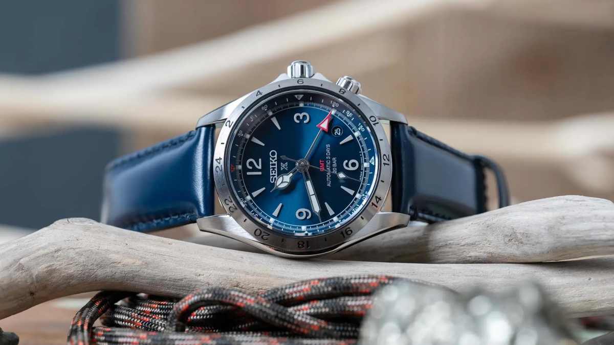 Wind up watch shop sale
