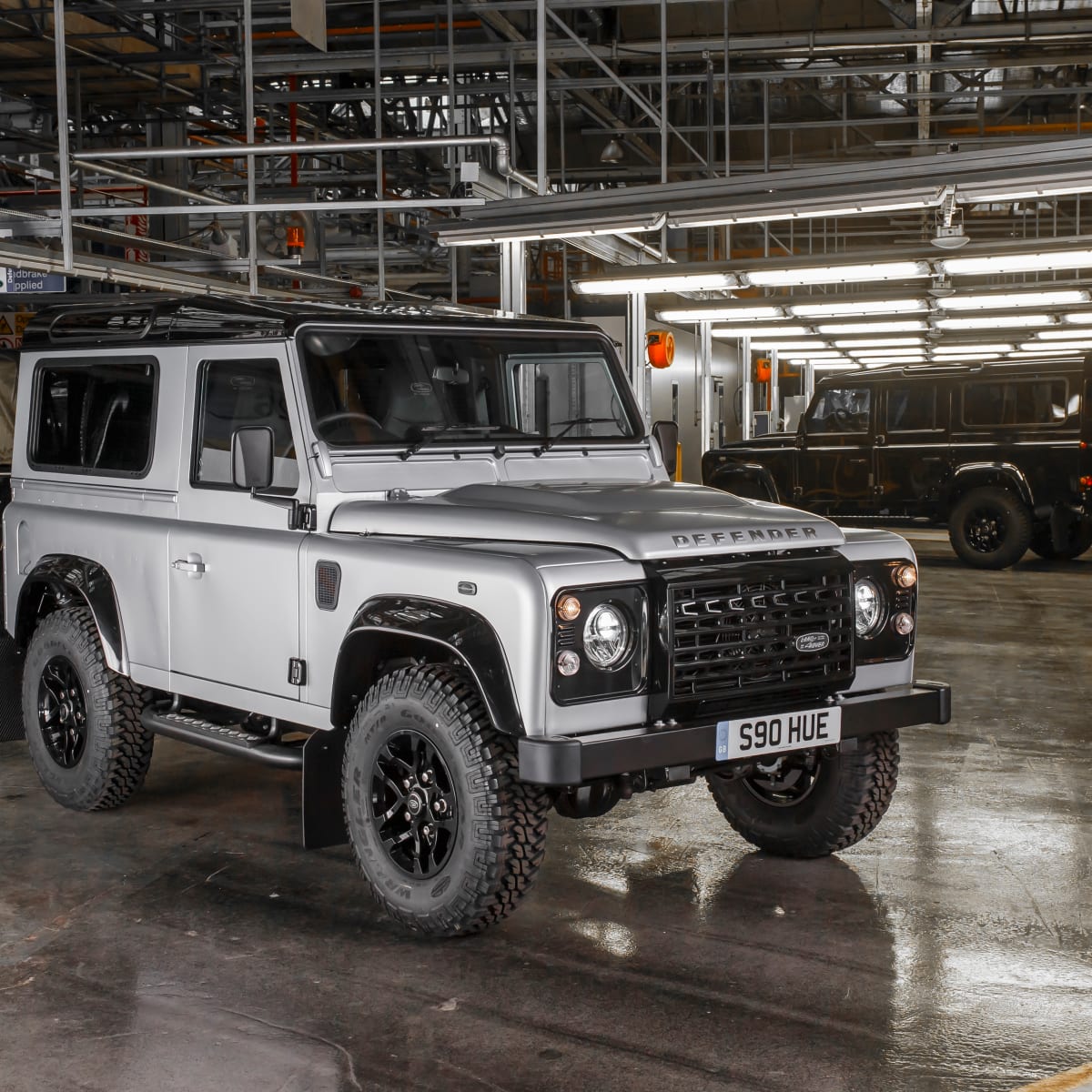 2015 Rewind | Land builds the 2,000,000th Defender Acquire