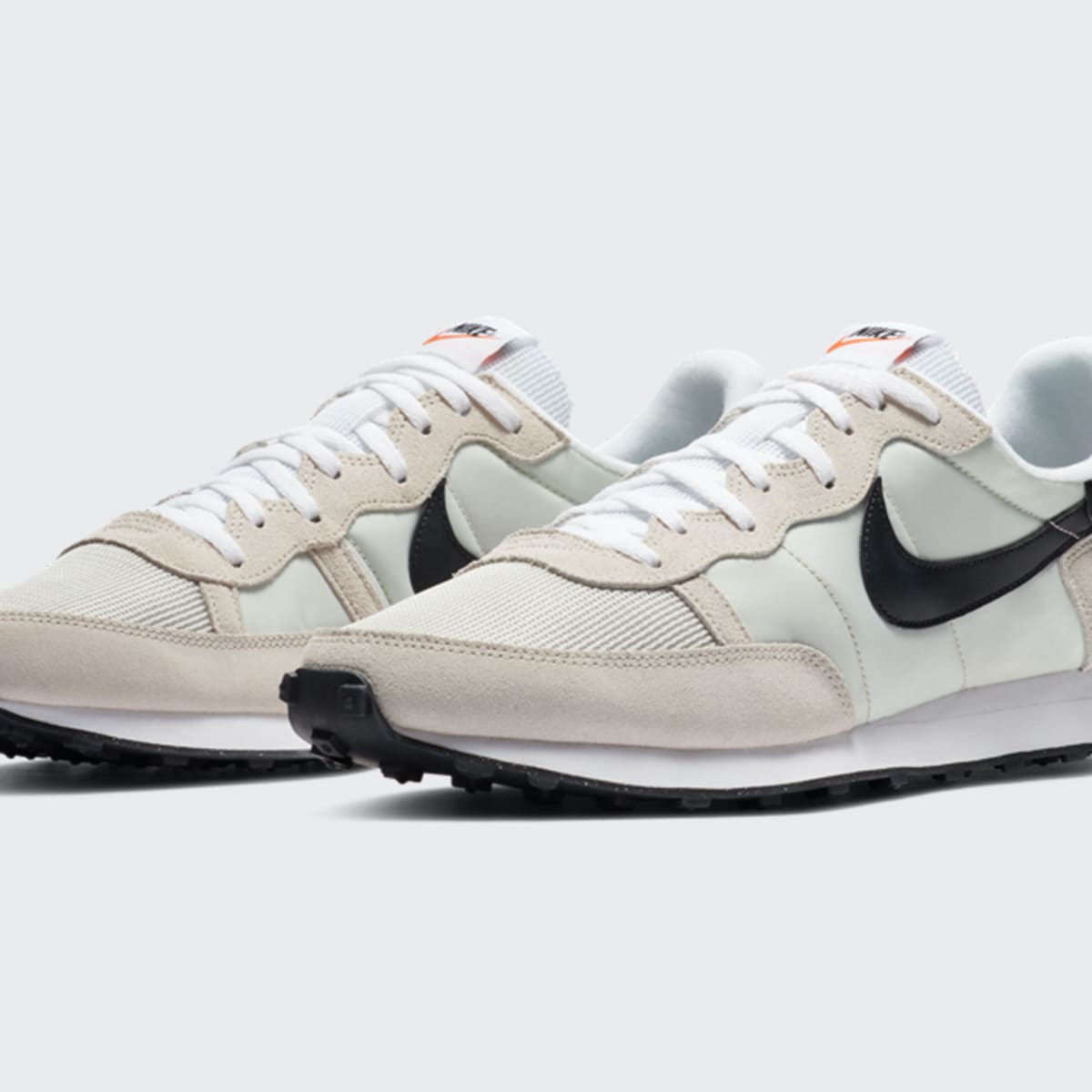 Nike Air Max Motion 2 White Black Flash Crimson Women s Running Nike Air Max Motion 2 White Black Flash Crimson Women s Running