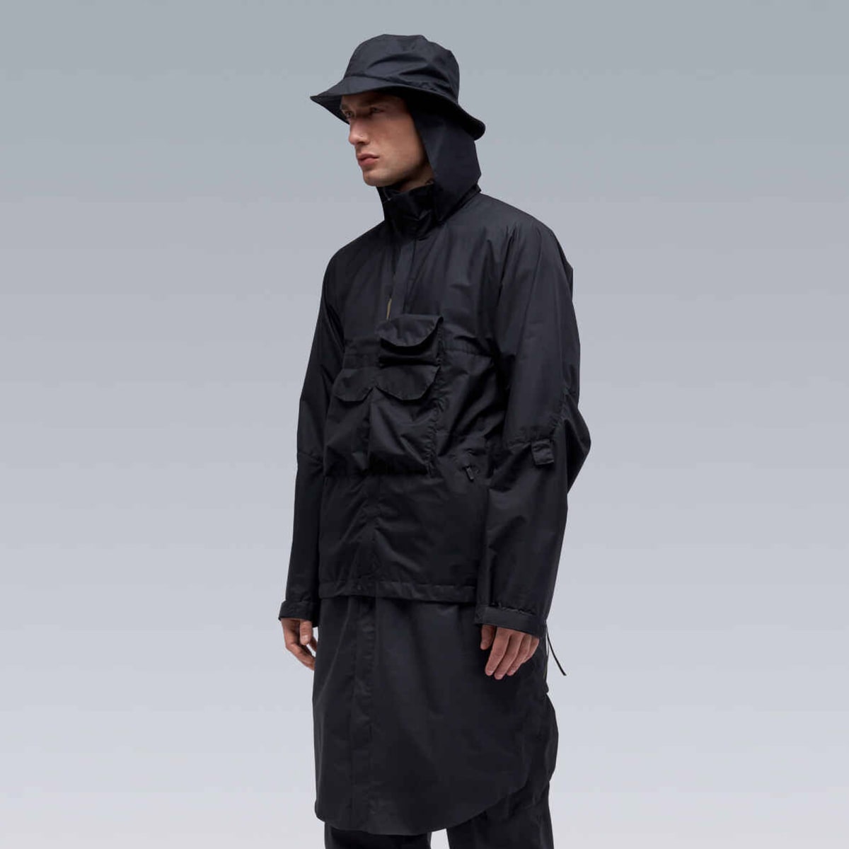 Acronym updates the J28 in Gore Tex Infinium Windstopper for