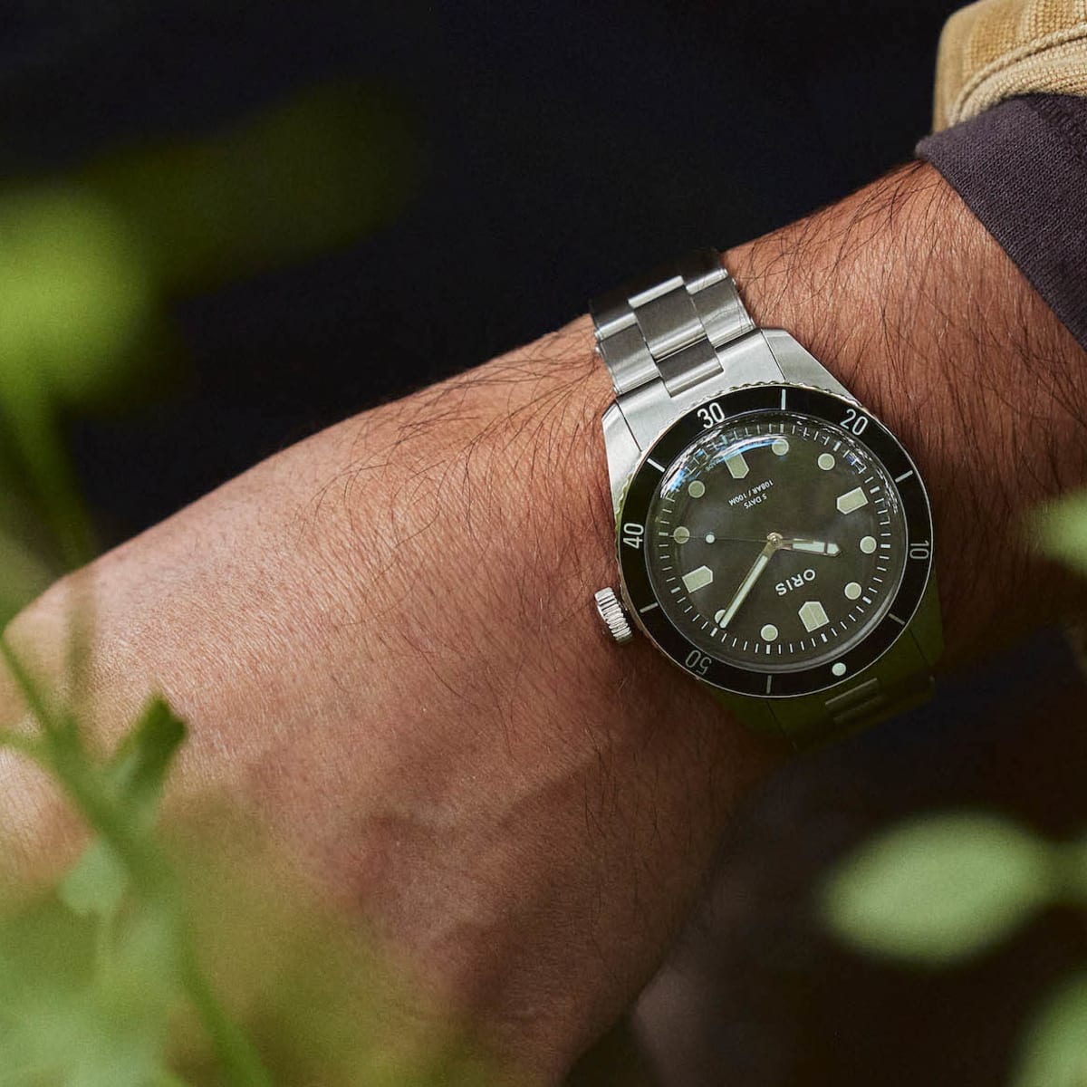 Oris and Hodinkee release a vintage inspired edition of the Divers Sixty Five Acquire