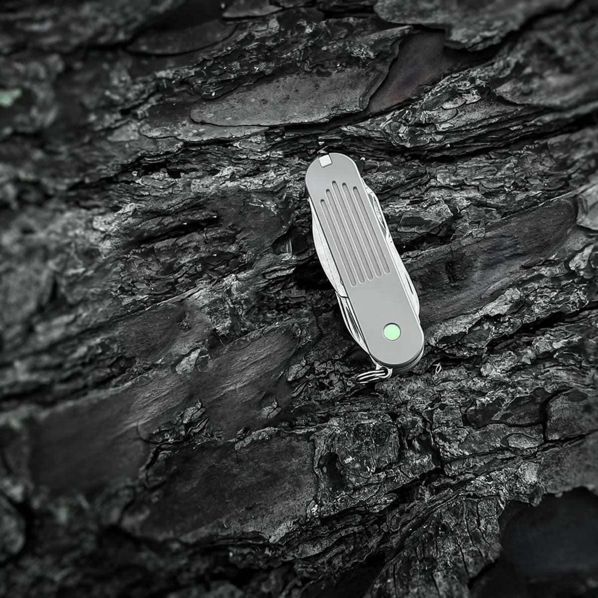Prometheus Design Werx brings its SPD Ti SAK scales to the