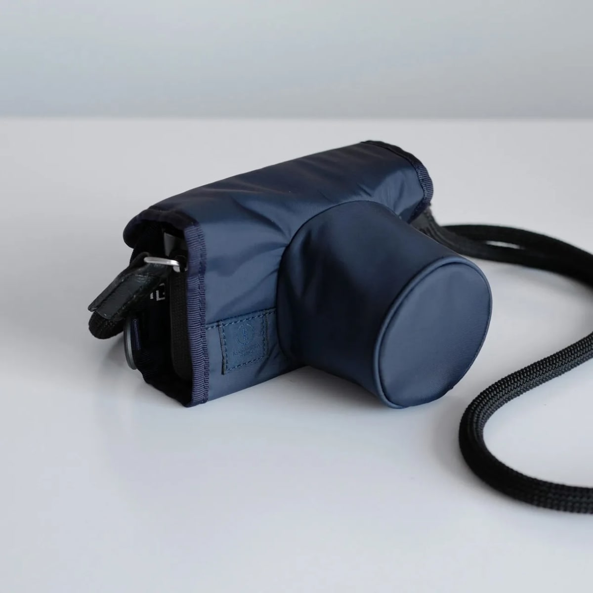 Enzo and Ramidus team up on a new version of their Leica Camera Case -  Acquire