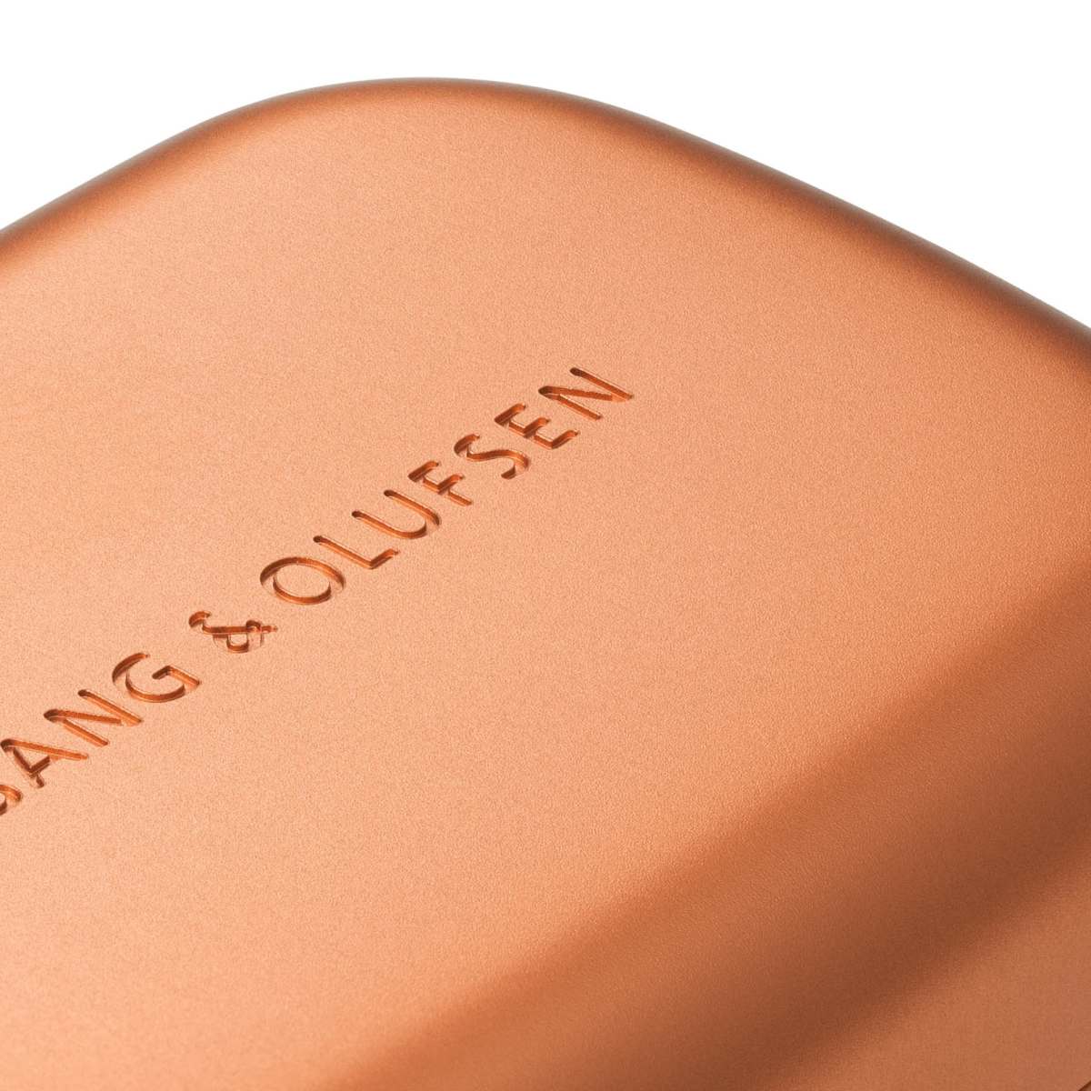 beoplay-eleven_detail_copper.jpg