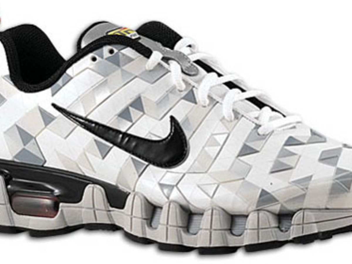 Nike Tuned 10 Acquire