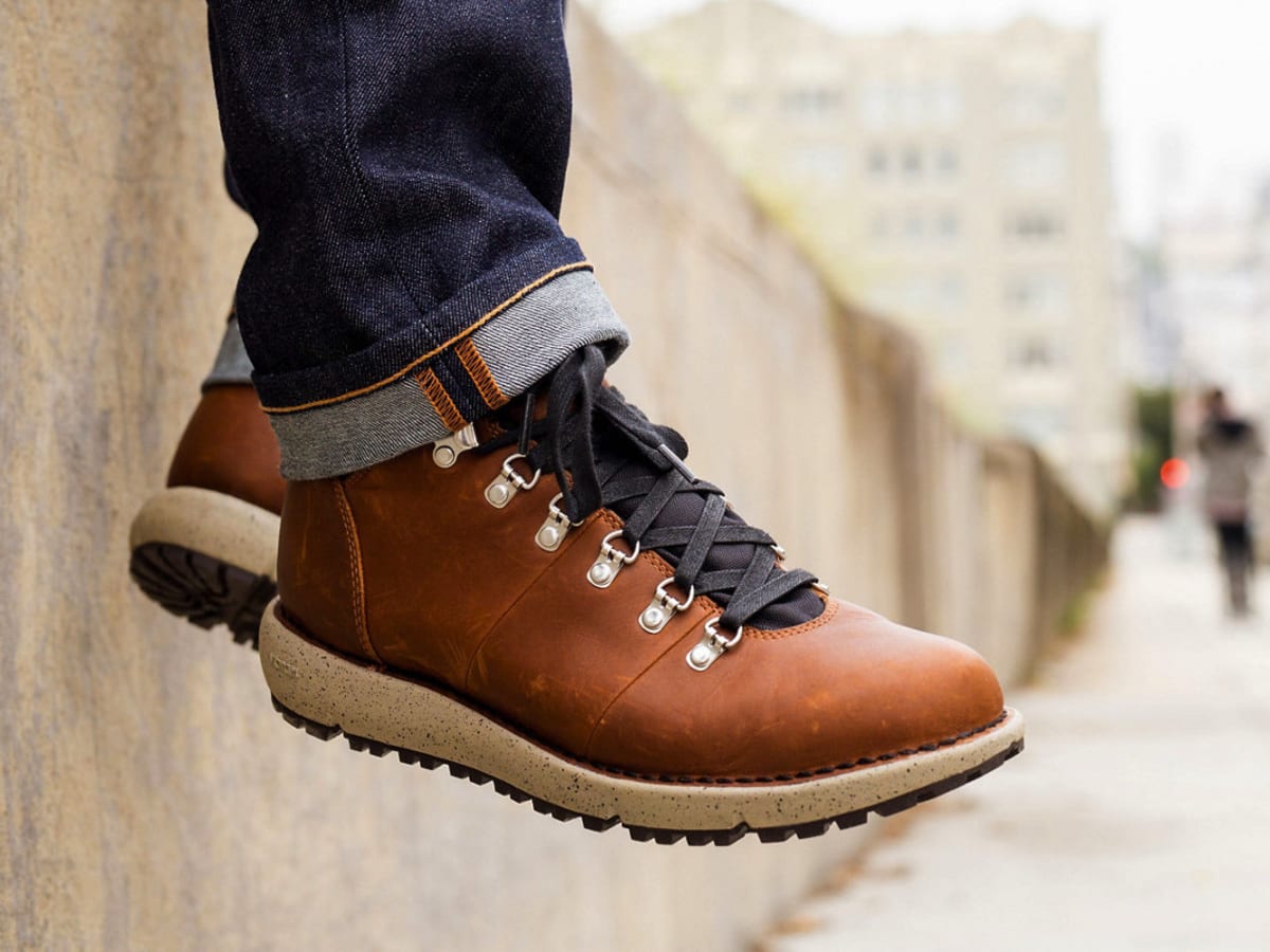 Danner feather light clearance 917