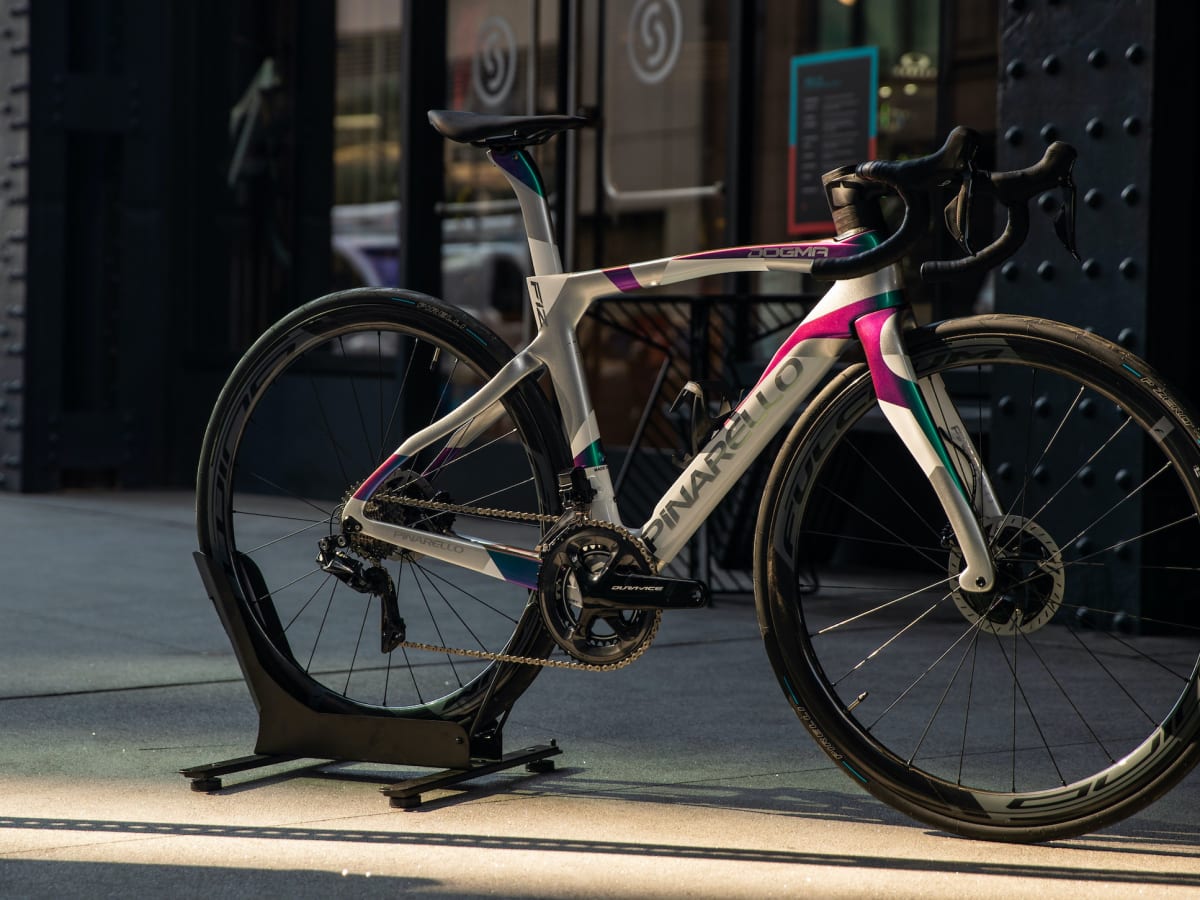 Pinarello dogma store f12 pink