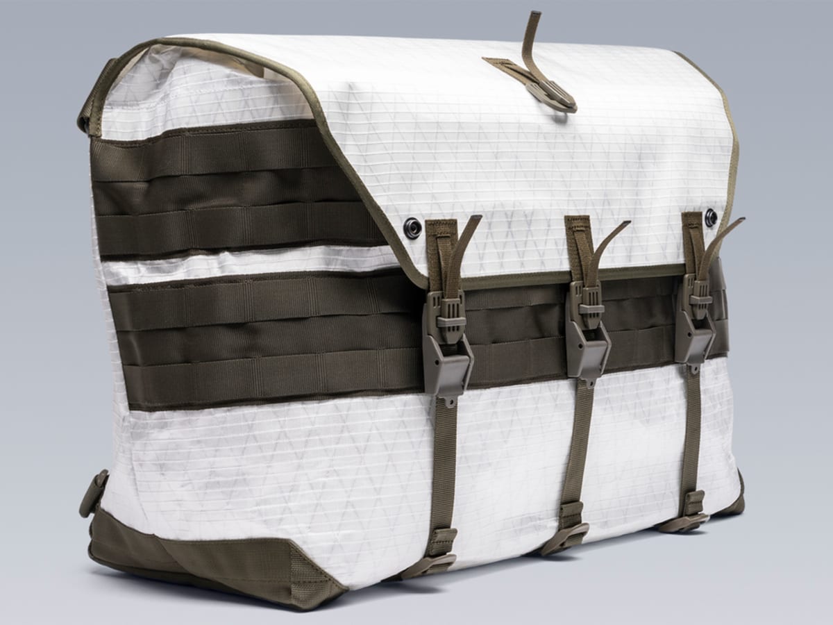 欲しいの updates Acronym the X-Pac white in Bag Messenger 3A-6TS ショルダーバッグ
