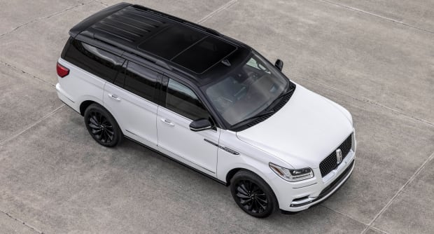 Lincoln introduces a new two tone package for the 2021 Navigator Lincoln introduces a new two tone package for the 2021 Navigator