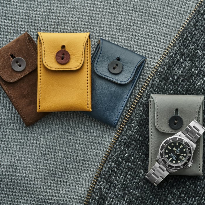 Hodinkee creates the ideal watch pouch for watches with metal bracelets ...