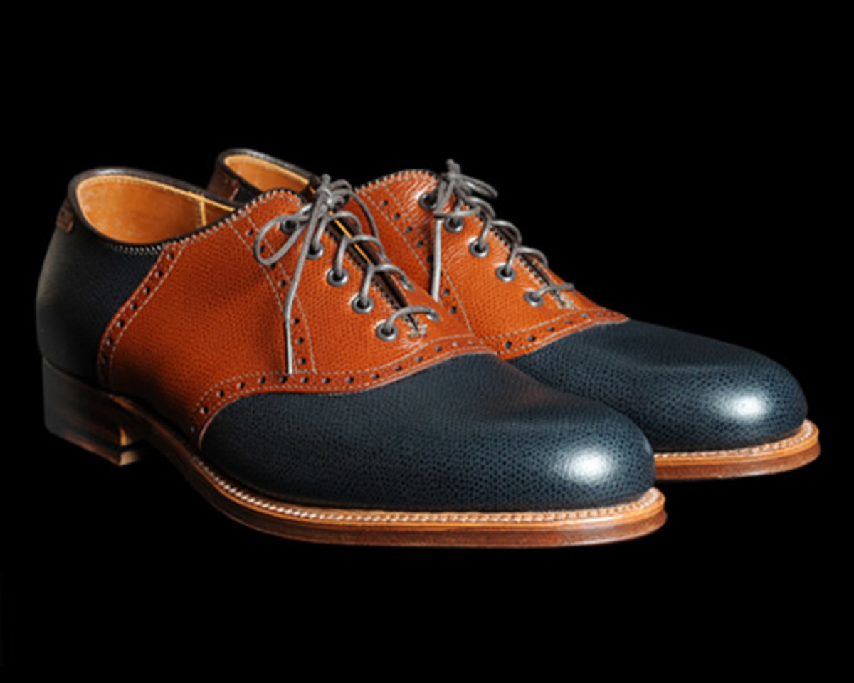 saddle lock shoes