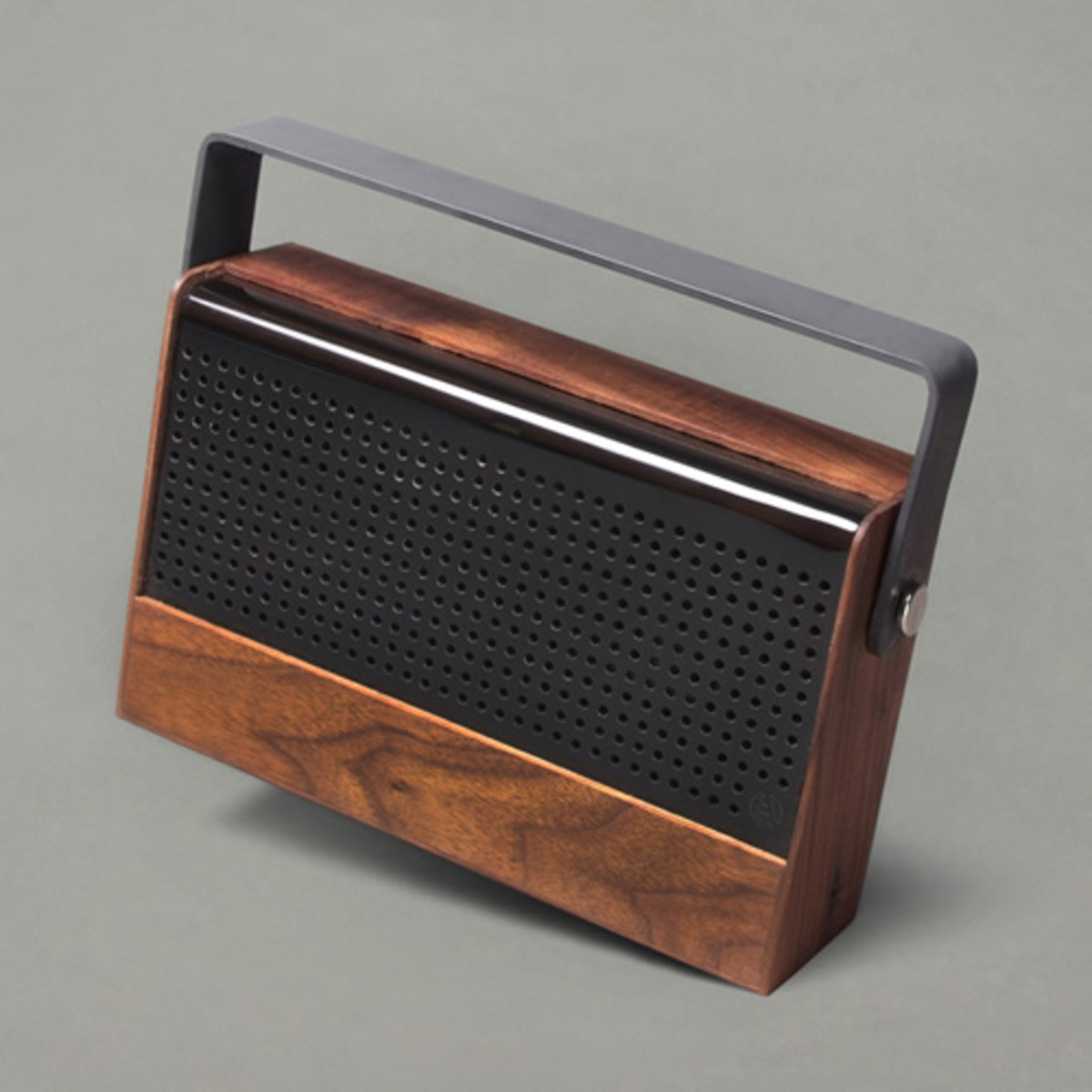 Nothing speaker. Портативная аудиосистема с Bluetooth Maxwood в стиле ретро. Колонка в ретро стиле. Корпус для радиоприемника. Блютуз колонка ретро.