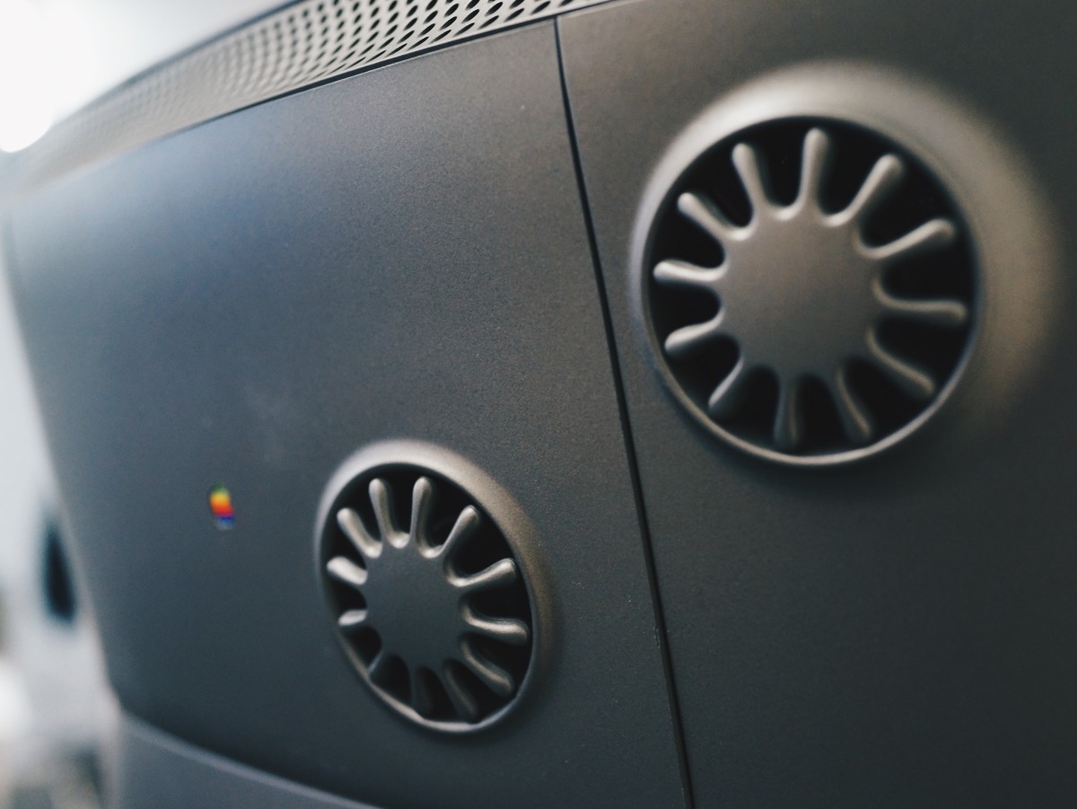 Museum Grade | The 20th Anniversary Macintosh - Acquire Museum Grade | The 20th Anniversary Macintosh - Acquire