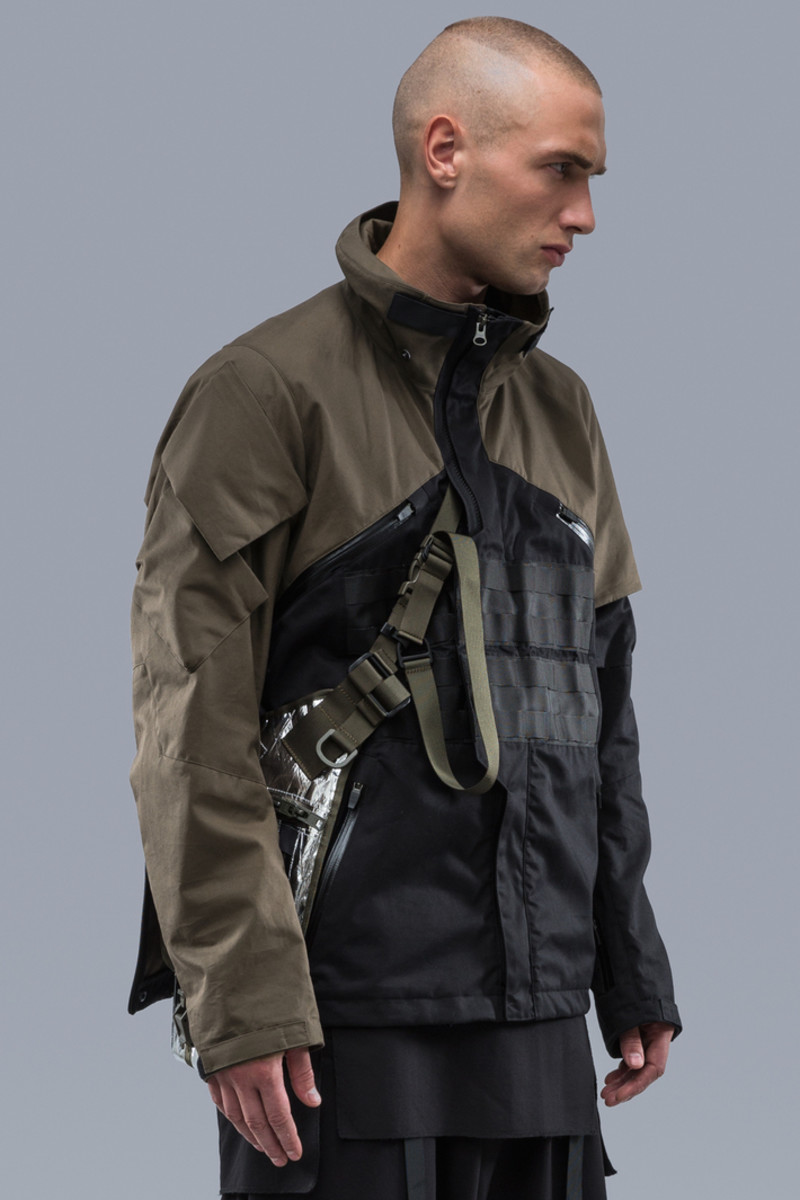 Acronym Continues To Set The Bar With Its S S 17 Line Acquire