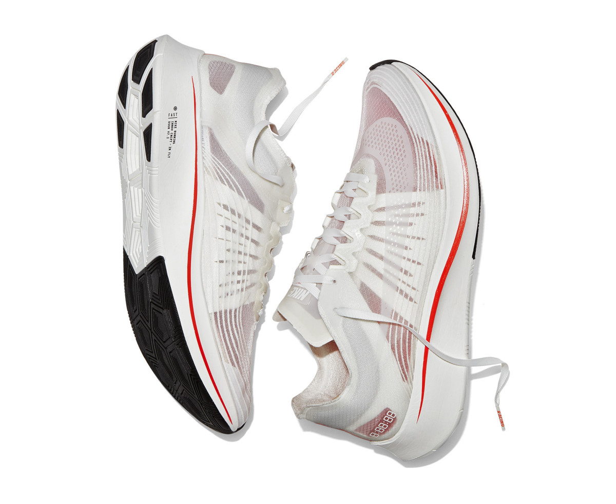 zoom fly sp carbon plate
