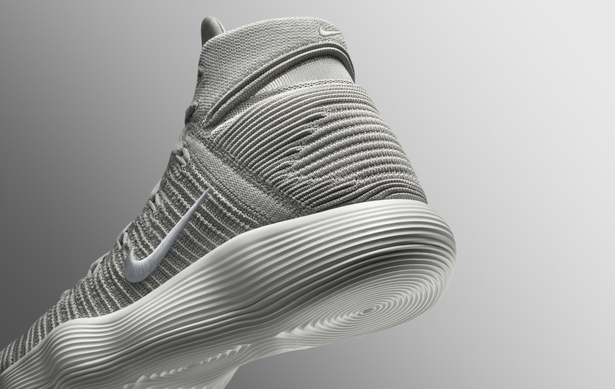 nike hyperdunk react