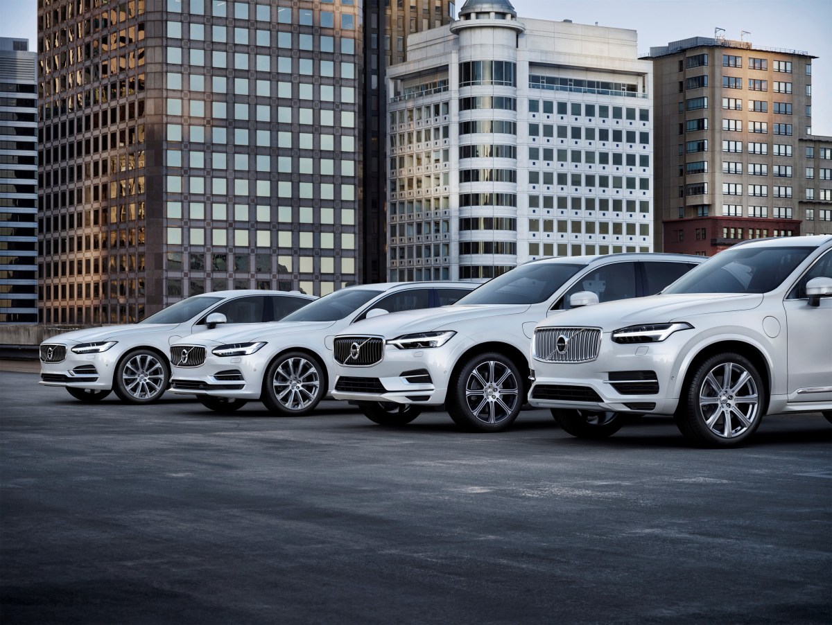 Volvo goes electric in 2019
