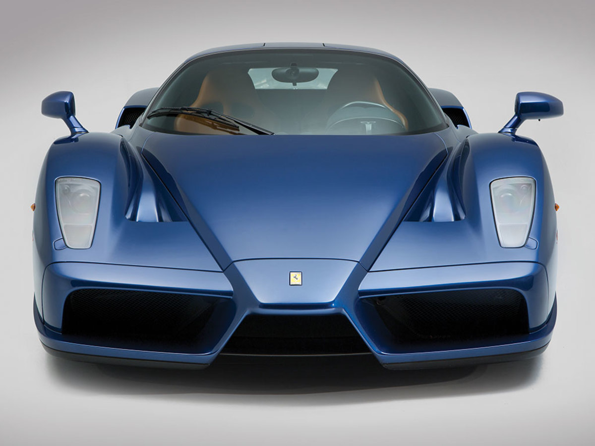 Enzo Ferrari машина